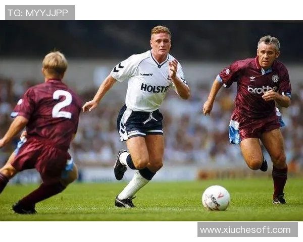 马丁内斯的传奇旅程：从青涩球员到世界足坛的璀璨明星